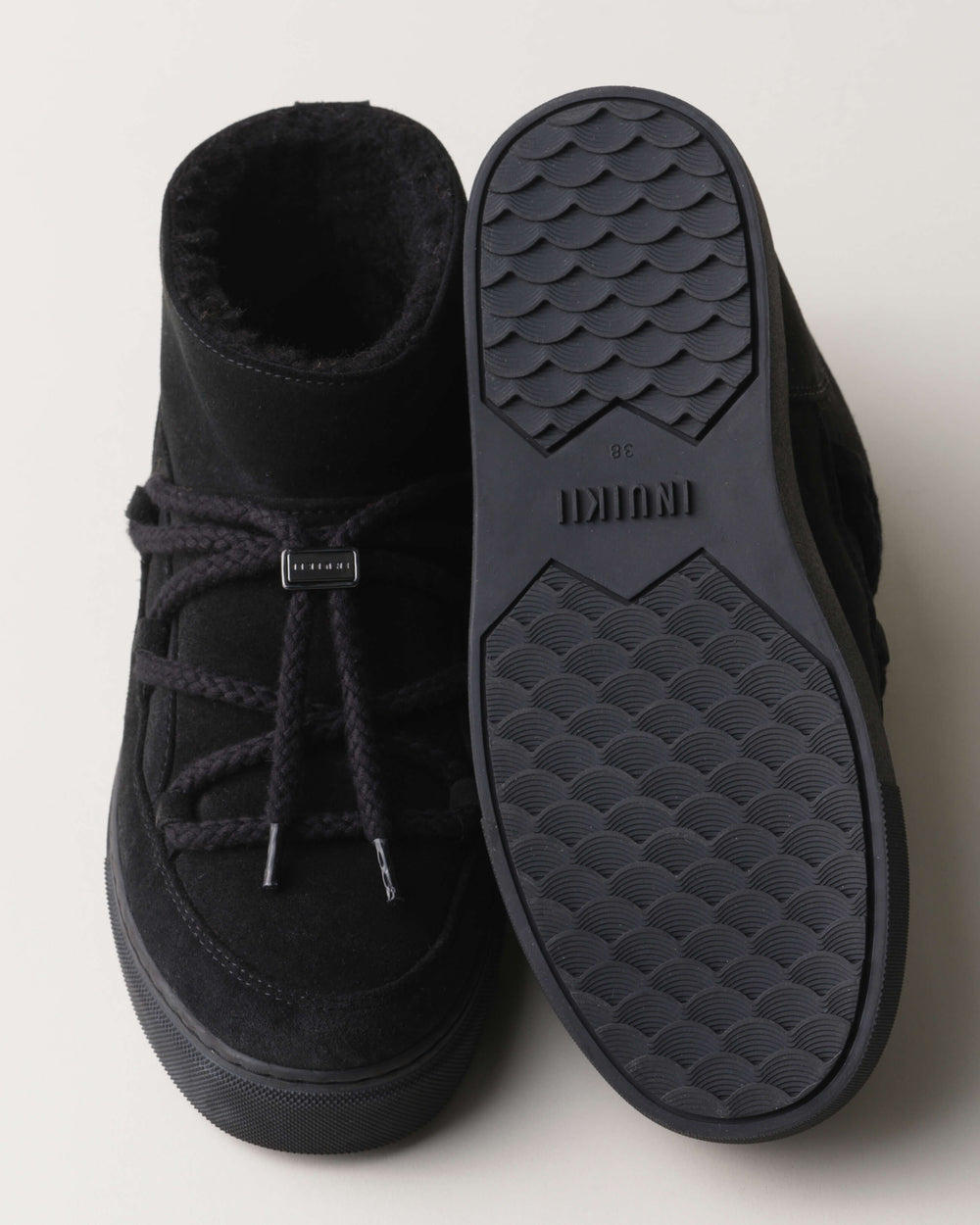 INUIKII Classic Low – Noir – vue studio 5