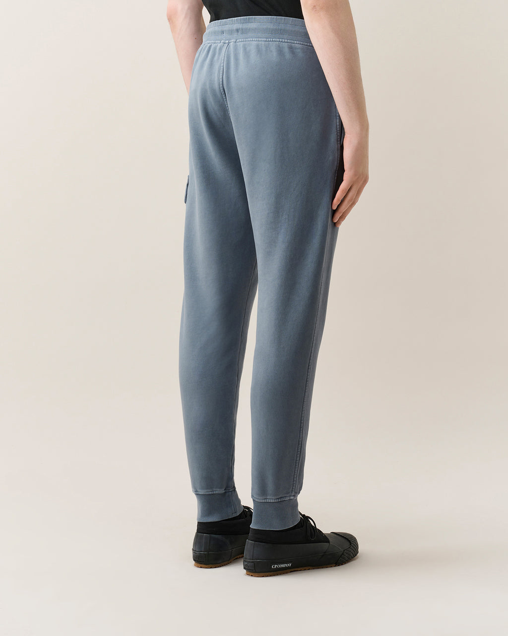 Jogging cargo Brushed and Emerized Diagonal Fleece Lens C.P. Company – Orion Blue – vue 3