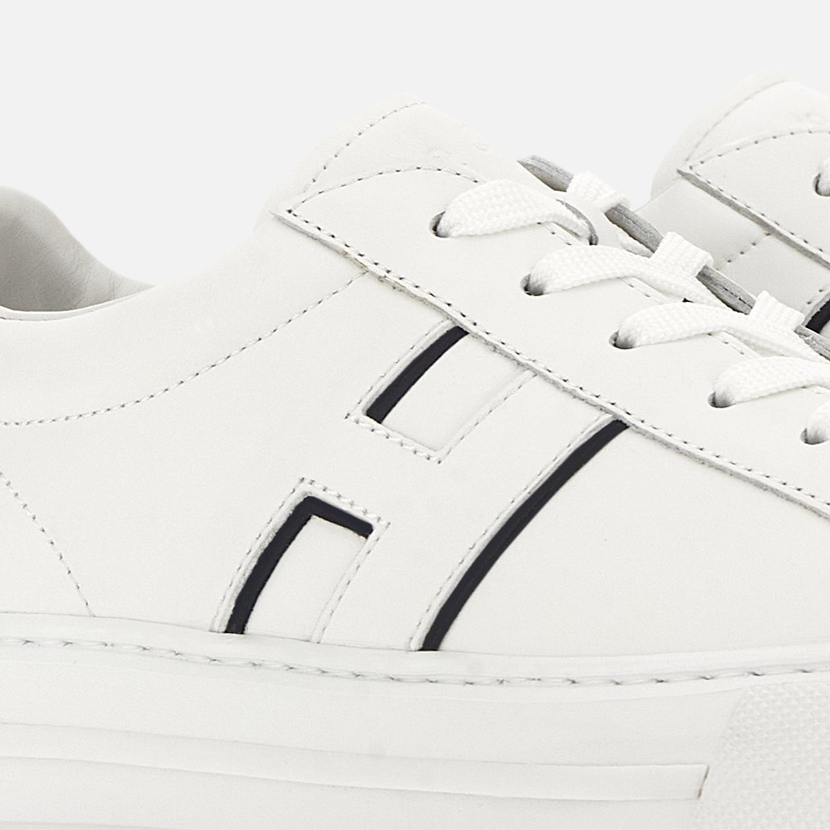 H691 SNEAKERS