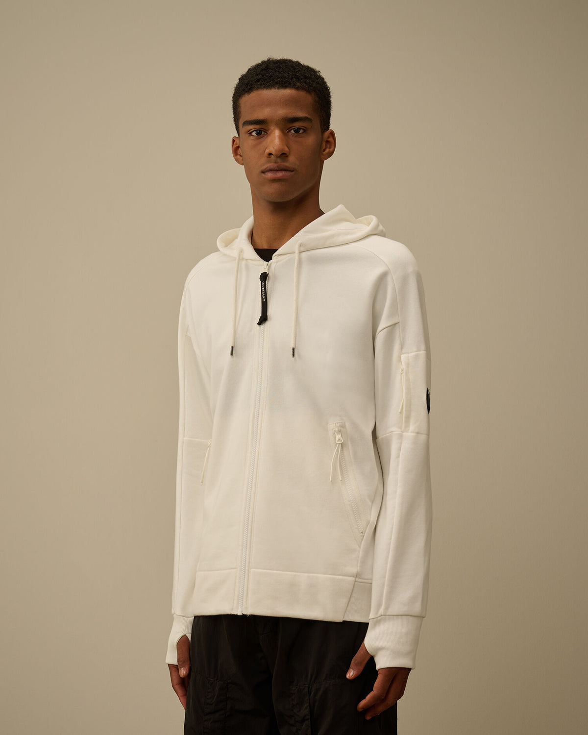 SWEAT ZIP CAPUCHE DIAGONAL RAISED