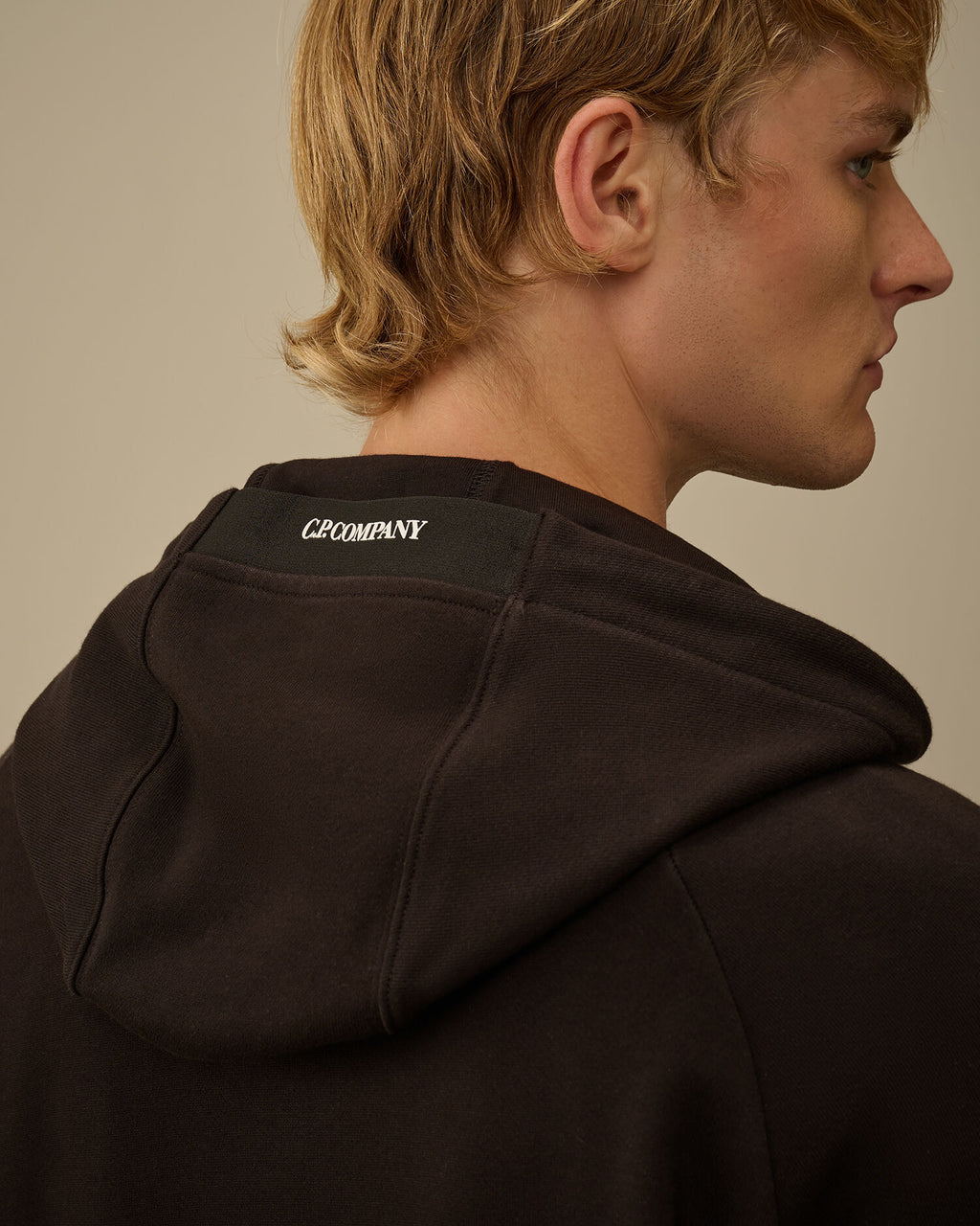 SWEAT ZIP CAPUCHE DIAGONAL RAISED